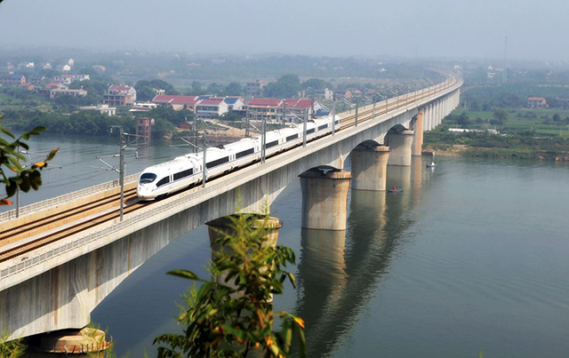 Top 10 Most Beautiful Railway Travel Routes in China-Beijing-Guangzhou high-speed railway