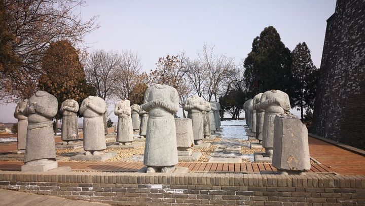 Top 10 Ancient Buildings In China-Qianling